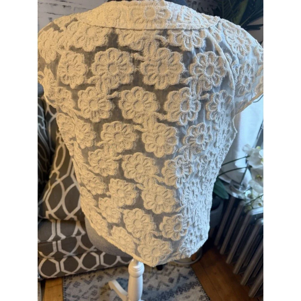 CHANEL Cotton Flocked Top  White Boucle Camelia C 2009 Jacket/Top. Size 40